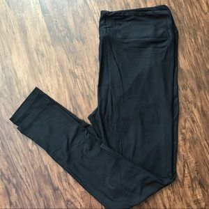 Lularoe solid black leggings TC